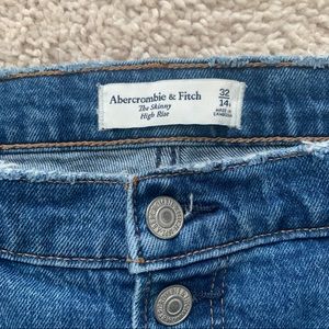 Abercrombie & Fitch High Rise Skinny Jeans